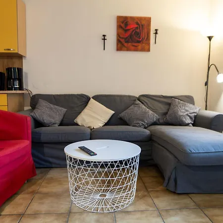 Mit Balkon Und Geschirrspuelmaschine By Interhome