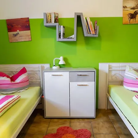 Mit Balkon Und Geschirrspuelmaschine By Interhome