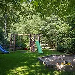 Mit Balkon Und Geschirrspuelmaschine By Interhome